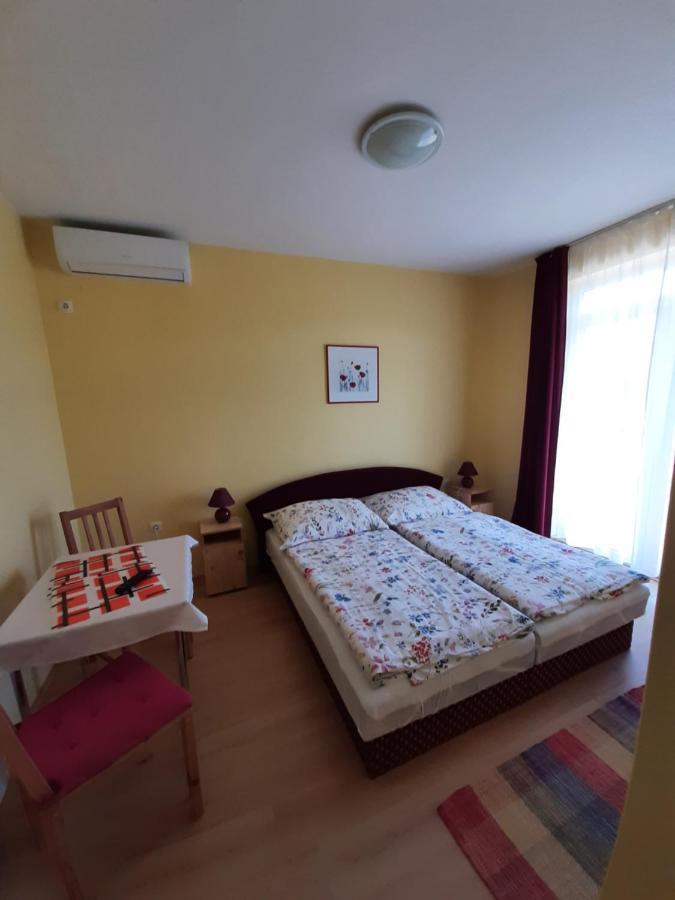 Kondics Apartmanház Sárvár Exterior foto