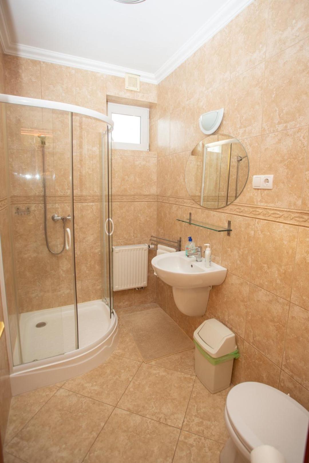 Kondics Apartmanház Sárvár Exterior foto