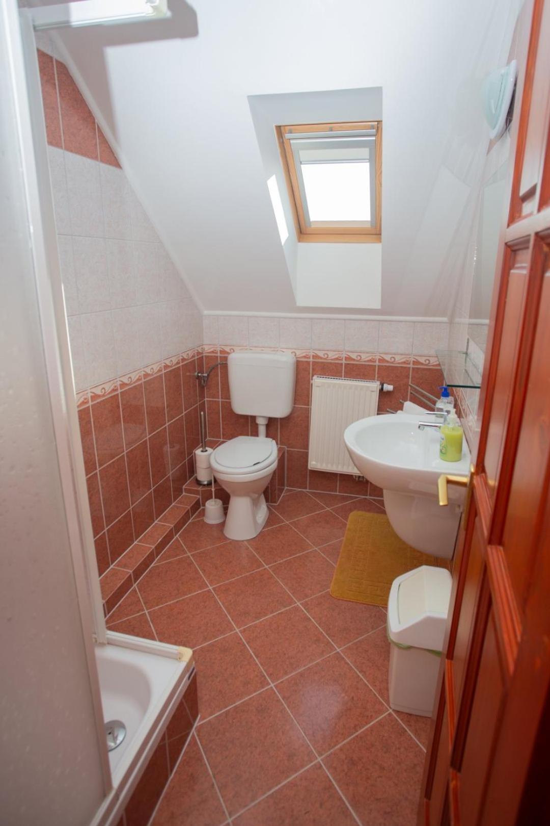 Kondics Apartmanház Sárvár Exterior foto