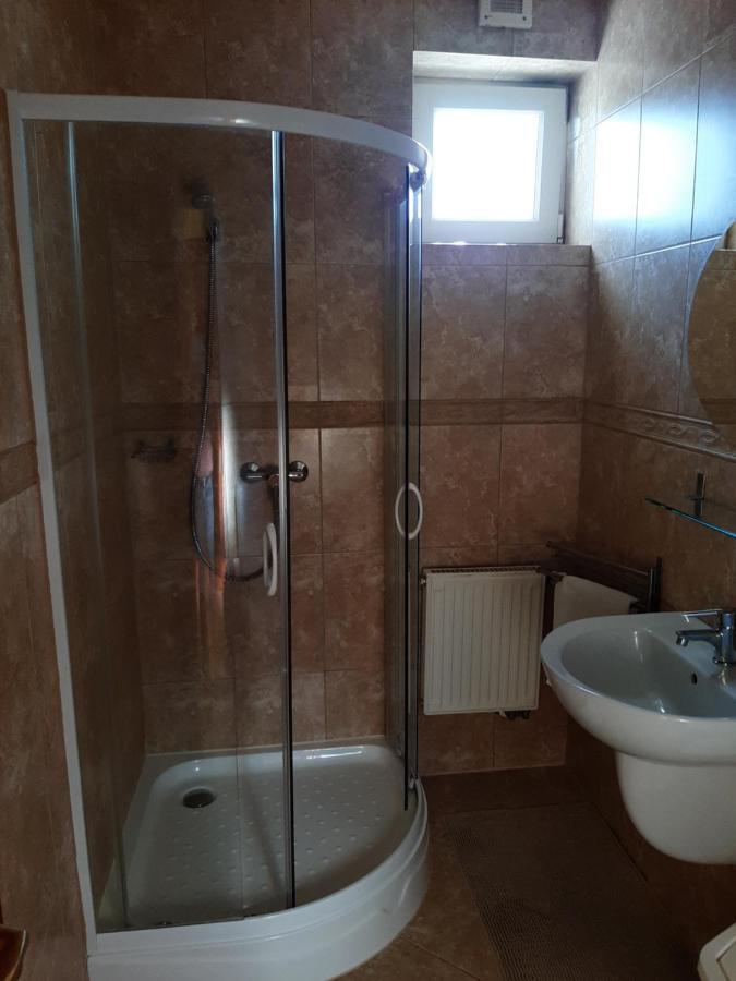 Kondics Apartmanház Sárvár Exterior foto